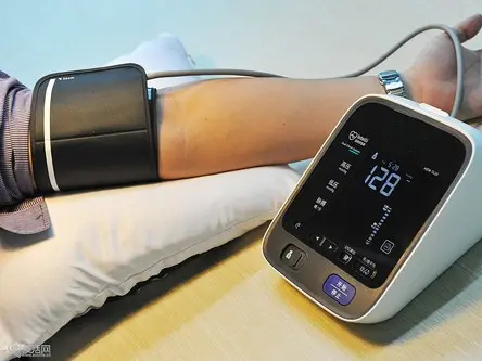 血压计分类和特点是什么？